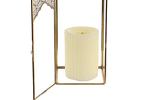 Carregar imagem no visualizador da galeria, Porta Velas Dourado em Metal e Vidro

