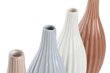 Carregar imagem no visualizador da galeria, Jarra em Porcelana 21cm
