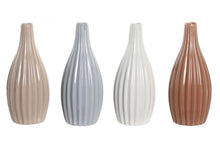 Carregar imagem no visualizador da galeria, Jarra em Porcelana 21cm
