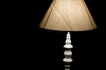 Carregar imagem no visualizador da galeria, Cendeeiro de Mesa em Metal
