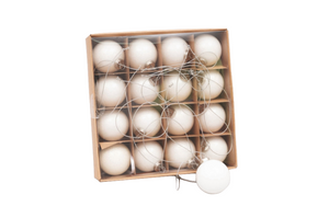 Caixa de 16 Bolas 4cm Brancas