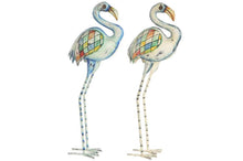 Carregar imagem no visualizador da galeria, Flamingo em Metal 65cm
