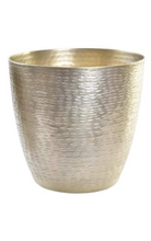 Carregar imagem no visualizador da galeria, Jarro em Aluminio Prateado e Dourado
