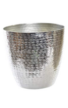 Carregar imagem no visualizador da galeria, Jarro em Aluminio Prateado e Dourado
